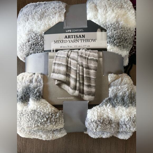 LIFE COMFORT® ARTISAN MIXED YARN THROW 60 in x 70 in NWT Beige - Picture 2 of 6